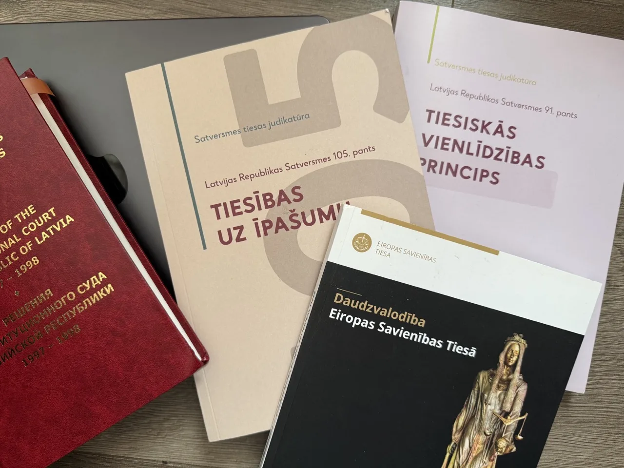 Advokāta palīdzība Satversmes tiesas procesā